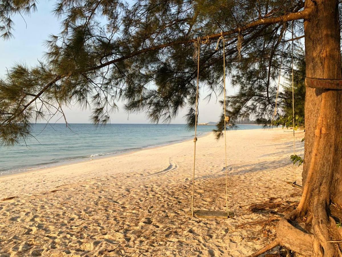 Belitung Holiday Resort Sijuk Buitenkant foto